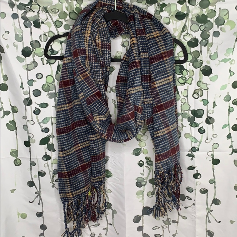 UO Plaid Scarf